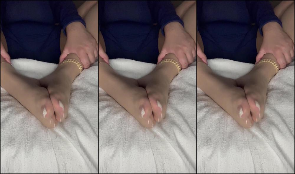 Prettyyheelz 3259427323 03 31 2024 Cum On These Nylons Baby