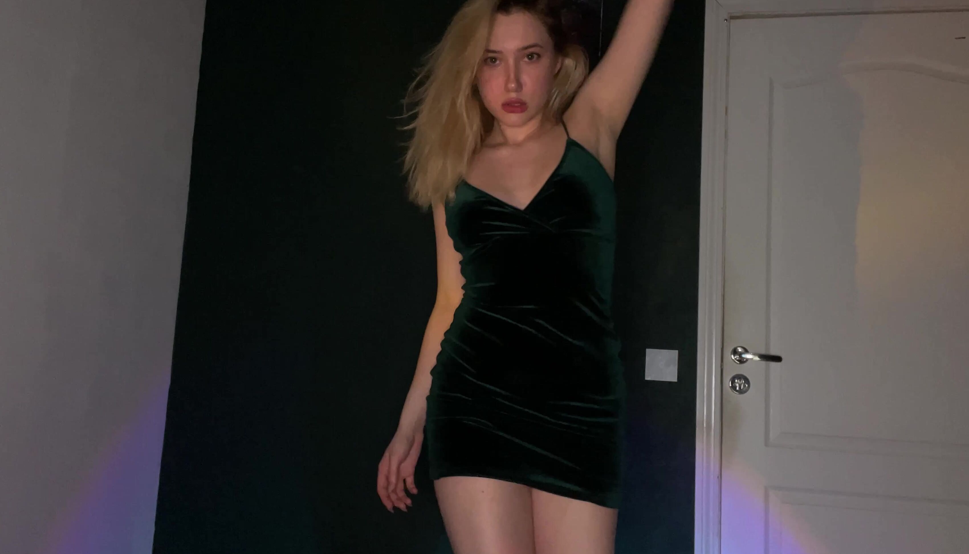 "Babyheavanian" 18and19yrsold, art, dance, sfw, striptease, teens18plus Can my moves make you exited please manyvids