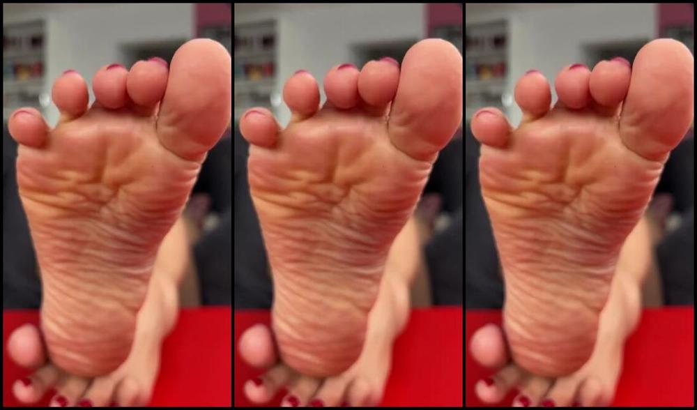 Cute Lily F33T Nicknamed Cute Lily F33T 01 31 2024 Onlyfans Video Lets Stay Focused On My Right Foot Today