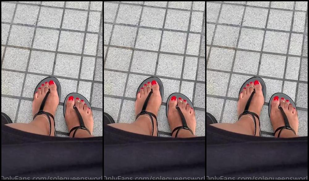 Sole Queen Nicknamed Solequeensworld Onlyfans Sitting Outside Waiting To Be Seated At My Brunch Tablecouldn T Help But Notice How Beautiful