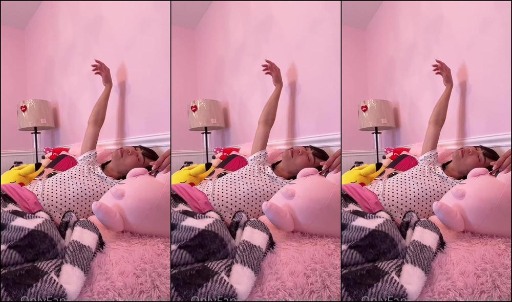 asianladydoll 24 08 2022 2573537904 wanna sneak under my blanket watch me shoot 1 Onlyfans