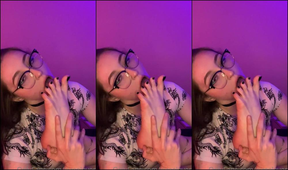 Sizeelevens Lucky For You I Love To Worship My Own Soles At Night For Obvious Reasons Care For A T