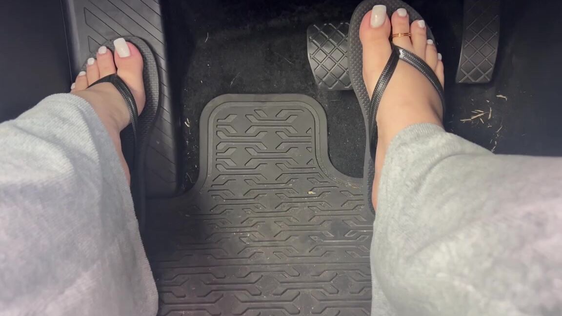 Sweetiestoes Aka Yourfeetsweetie Onlyfans Keep Swiping For Short Video 3