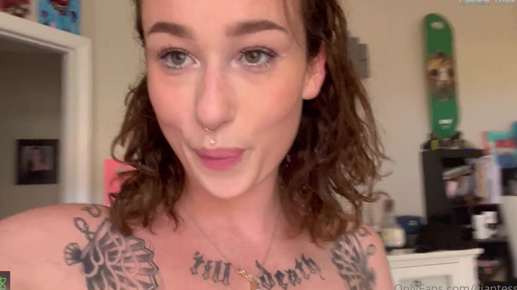 Giantessclips Cay And Jay Find A Shrunken Perv Starring Cay And Jay Jayandcayfux For More Cay And J