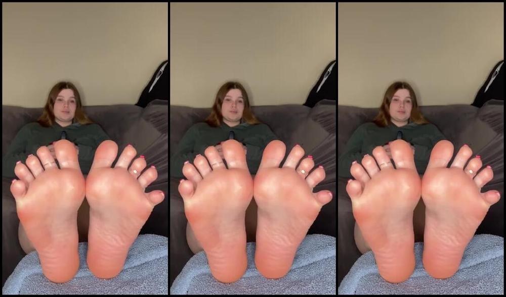 Nikkisoless Onlyfans Your Warm Gooey Cum Strung Between My Toes Would Feel So Nice Right Now Can You Help Me Out And