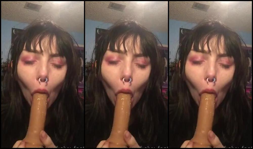 Alyx Wulf Nicknamed Sillywulf Foot Fetish 03 13 2022 Onlyfans Video Hey Everyone I Recently Had Surgery So Ive Been Trying To Recover For A Few Days