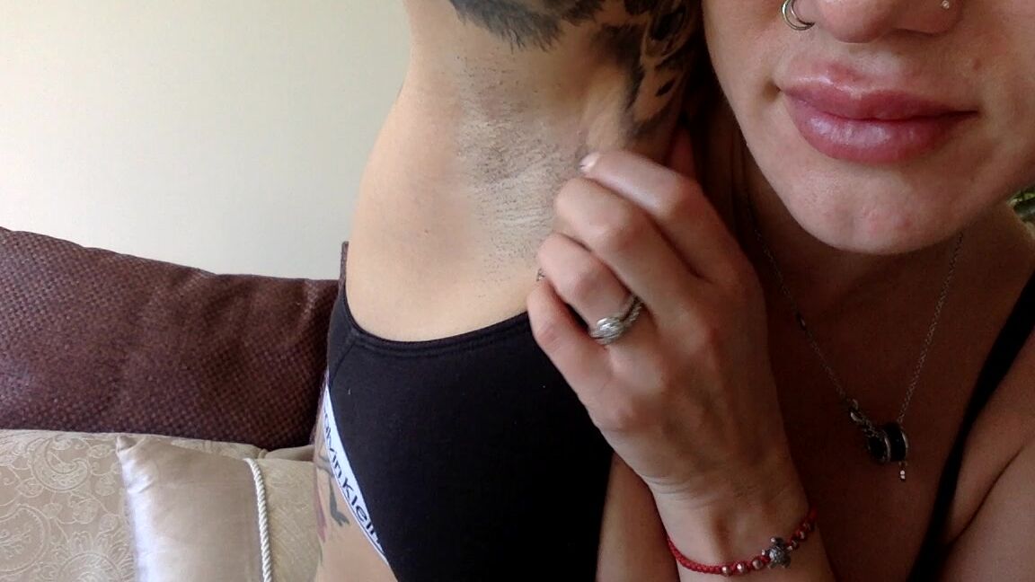 "SuzieLove212" armpits, big tits, hairy armpits, milf, tattoos Tits and Stubbly Smells Armpits manyvids