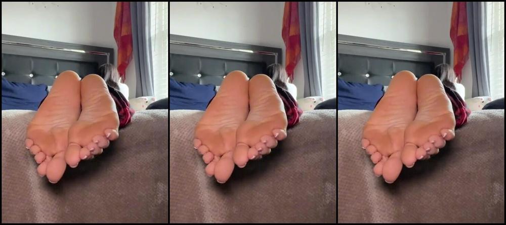 Nicolethedivine 12 10 2024 Onlyfans Video Should I Just Set Up The Camera And Film While Im Doing Crafts More Often I