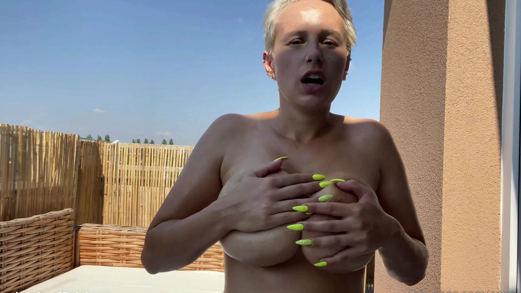 Angelwicky Good Morning Come Oil My Boobies Dobr R Nko Poj Mi Naolejovat Kozi Ky