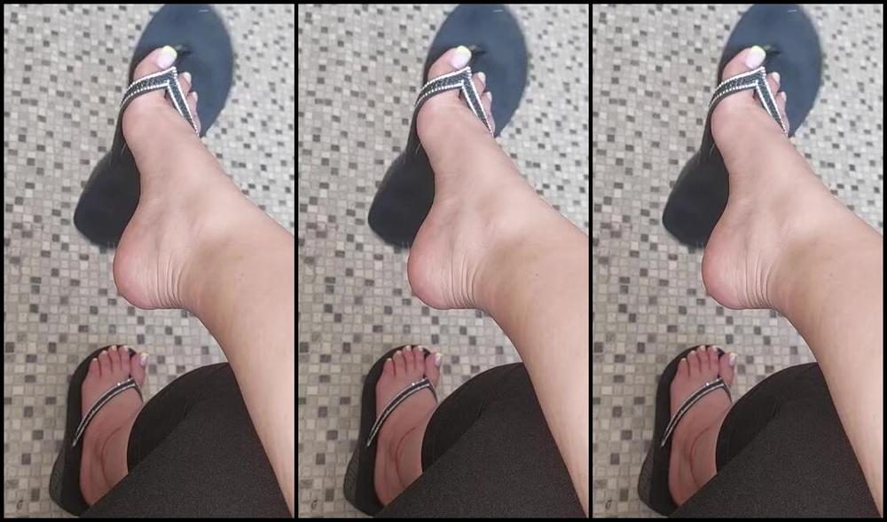 Mica Sandy Nicknamed Sandysmallfeet 07 10 2024 Onlyfans Video Yellow French Pedi Is So Delicious Let Me Tease You While Dangling My Favorite Platform