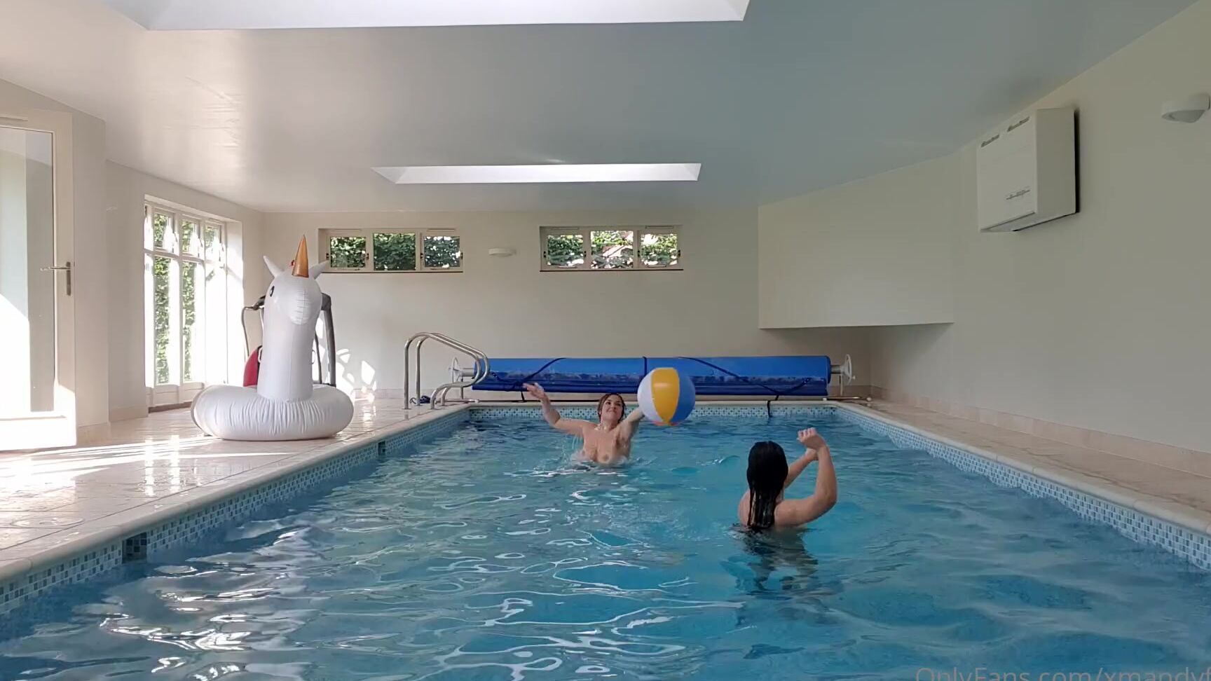 Xmandyfoxxx Me Aurorarosefitness Have A Topless Volley Ball Match In The Pool I Wonder Who Win