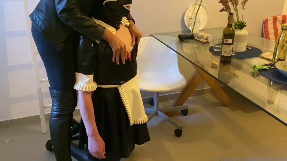 Mistress V Black Nicknamed Mistressvblack Onlyfans Who Your Leather Daddy Do You Want To See This Full Video Give It A Like When I Reach 40 Likes2