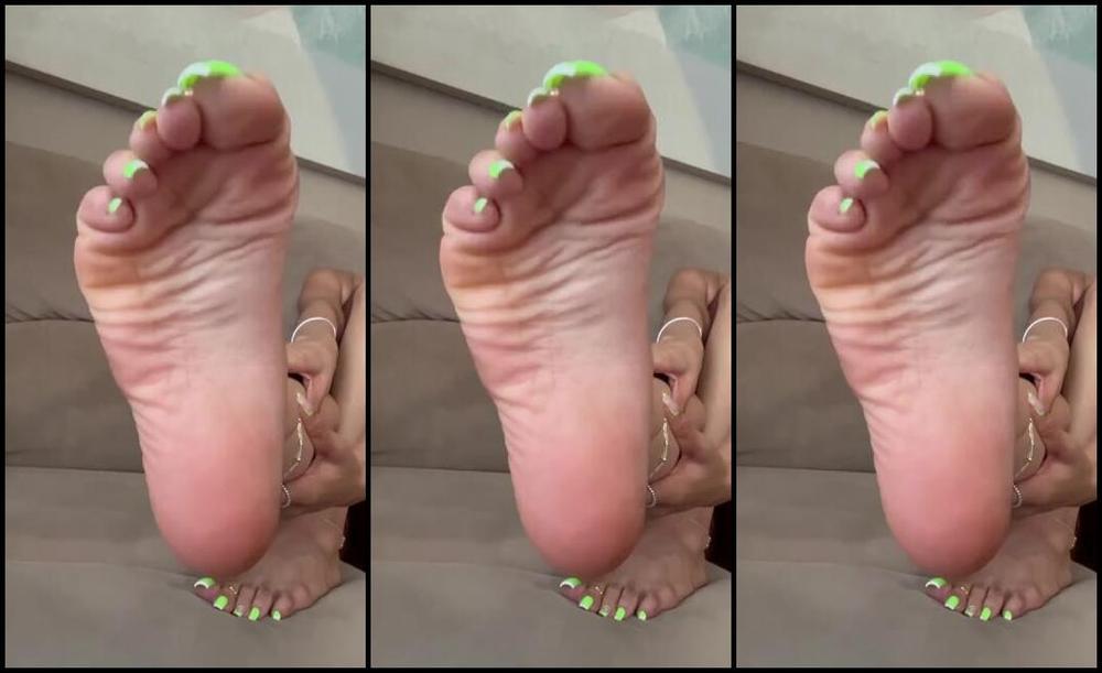Lina S Feet Nicknamed Linacarina420 06 27 2025 Onlyfans Video Feet Look Good And Smell Even Better