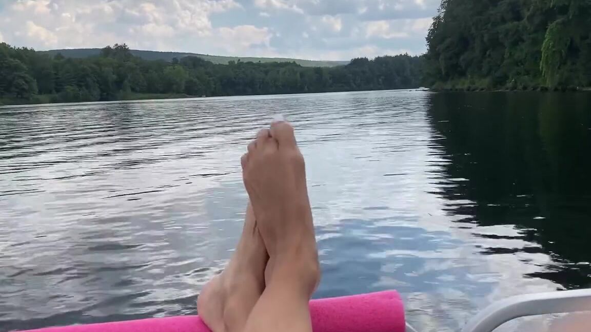 Longtoesally Nicknamed Longtoesally Stormy 02 15 2025 Onlyfans Video My Long Toes On The Boat