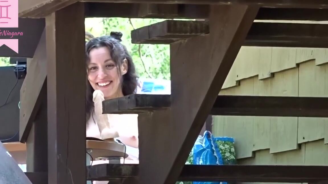 Peeping Tom Catches Cam Model Kld1Mzap Doodstream