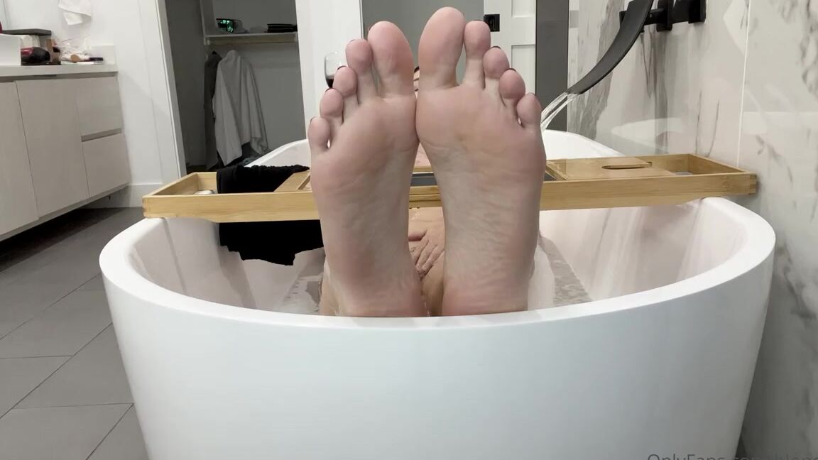 Blondifeet Foot Fetish 08 03 2022 Onlyfans Video Foot Ignore 1