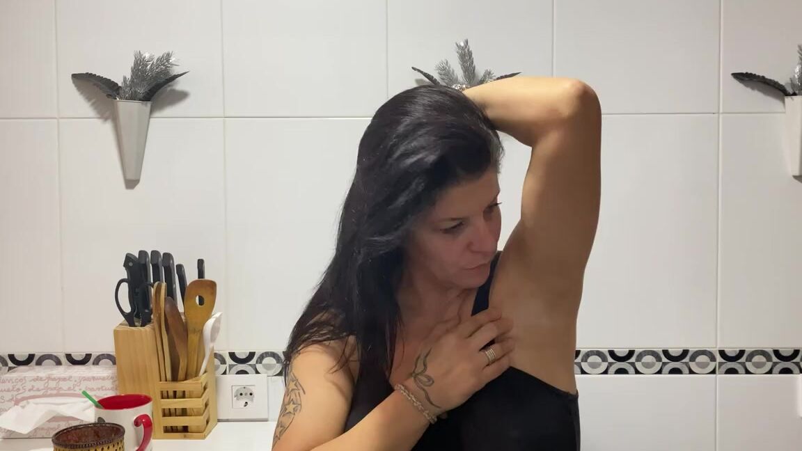 Prettyprincess220 11 07 2022 Onlyfans Video I Am Wearing Jeans And A Black Top