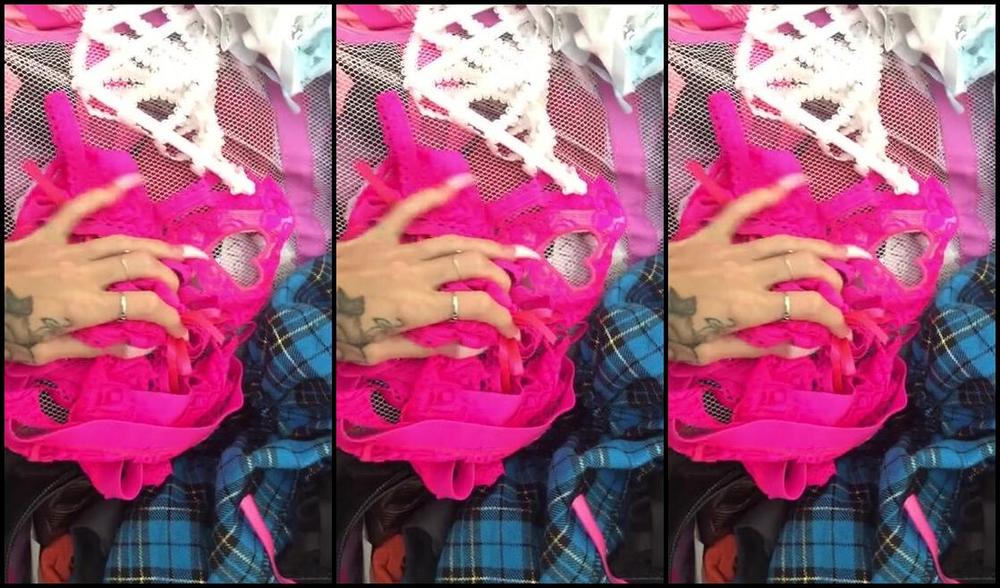 Princess Chelsea Aka Bowdown2Chelsea Onlyfans So Many Options To Put On For Him Does Our Sex Life Make You Jealous