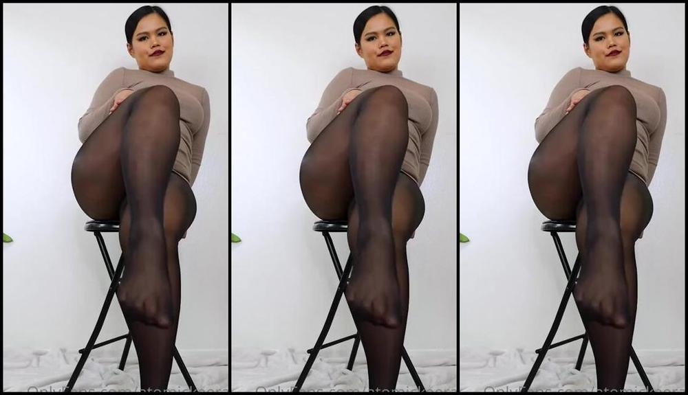 Atomickeerati Onlyfans For Feet Lover Shiny Legs And Feet And Minidress S