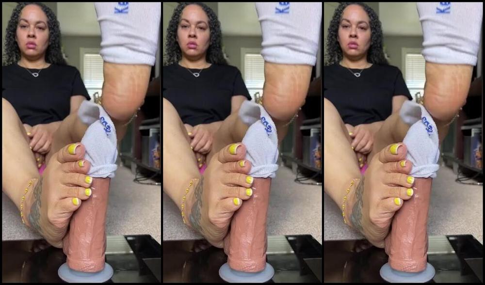 Deedeericanfeet 09 11 2024 Onlyfans Video As Requested Sock Tease Fj