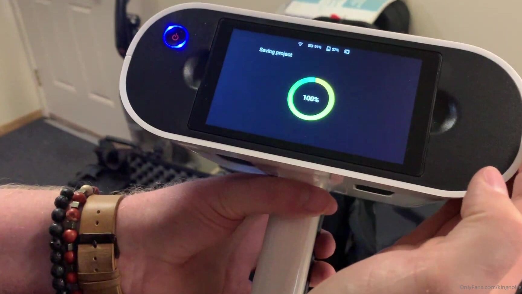 kingnoire-24-10-2019-75664311-full-behind-the-scenes-of-making-the-king-noire-dildo