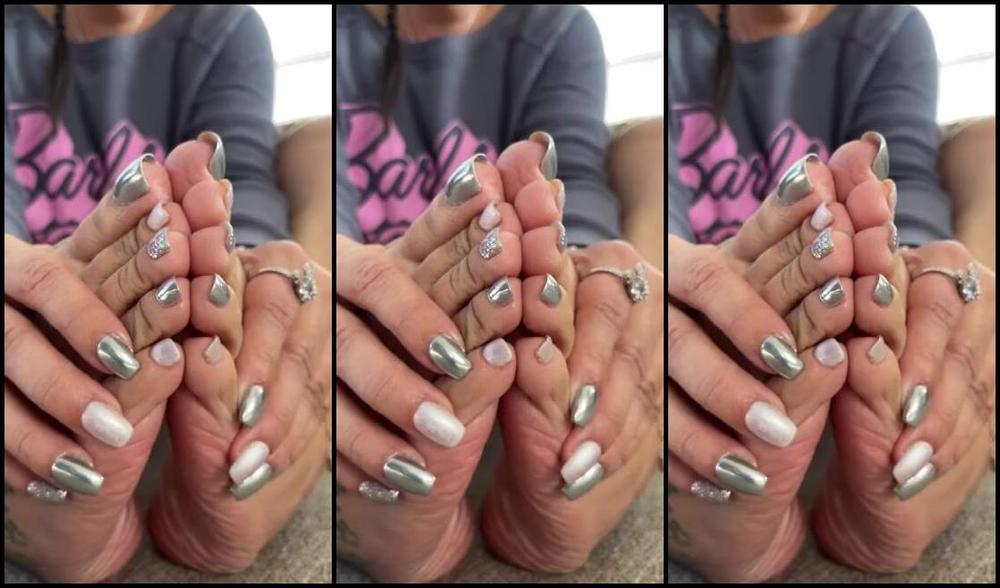Deedeericanfeet Onlyfans As Requested In This Pretty Chrome Pedi This Was Slightly Blurry Smh Still Sexy
