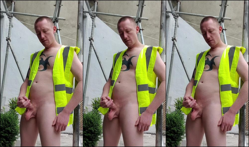 Tomtompics Hi Viz Hard Hat And Cum Outdoors Leaning Against Some Scaffolding In My Hard Hat