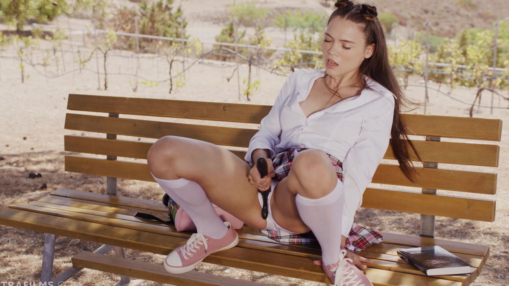 Elizabeth T - In The Shade Of Lust SiteRip