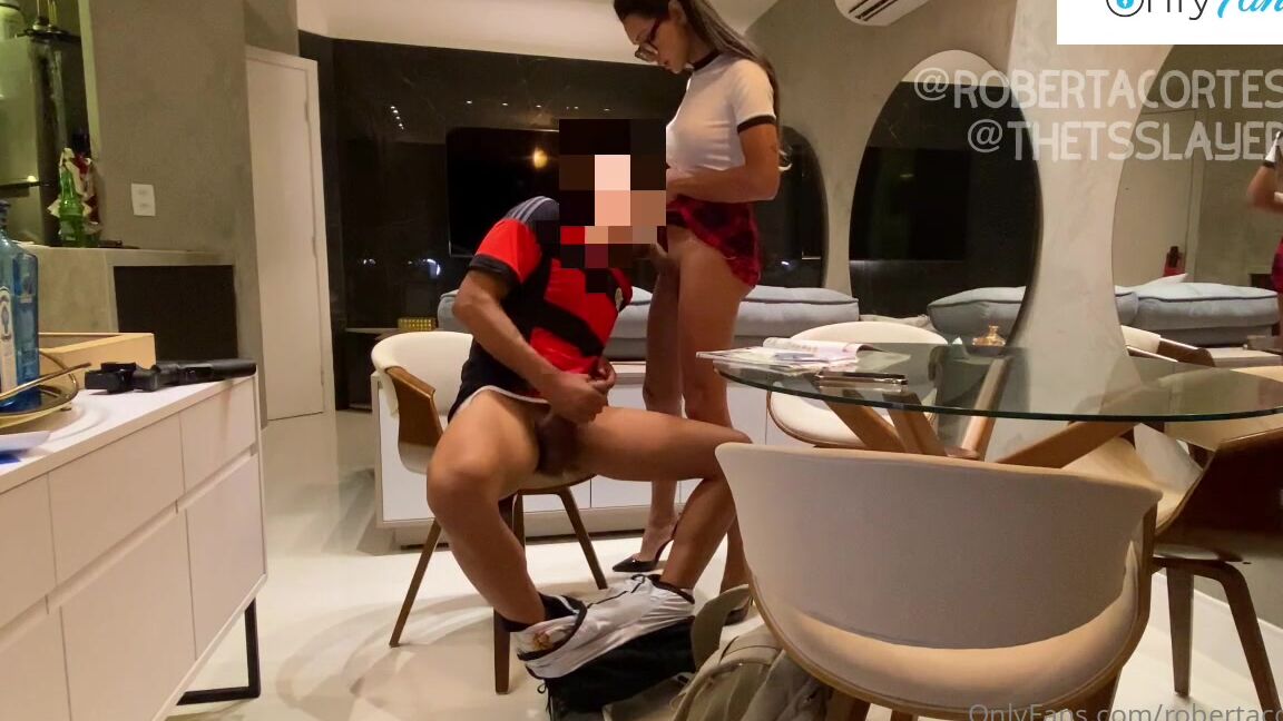 robertacortes-02-10-2020-1005424792-who-wold-like-to-give-me-some-lessons-i-was-a-naughty-school-girl-whit-my-teacher