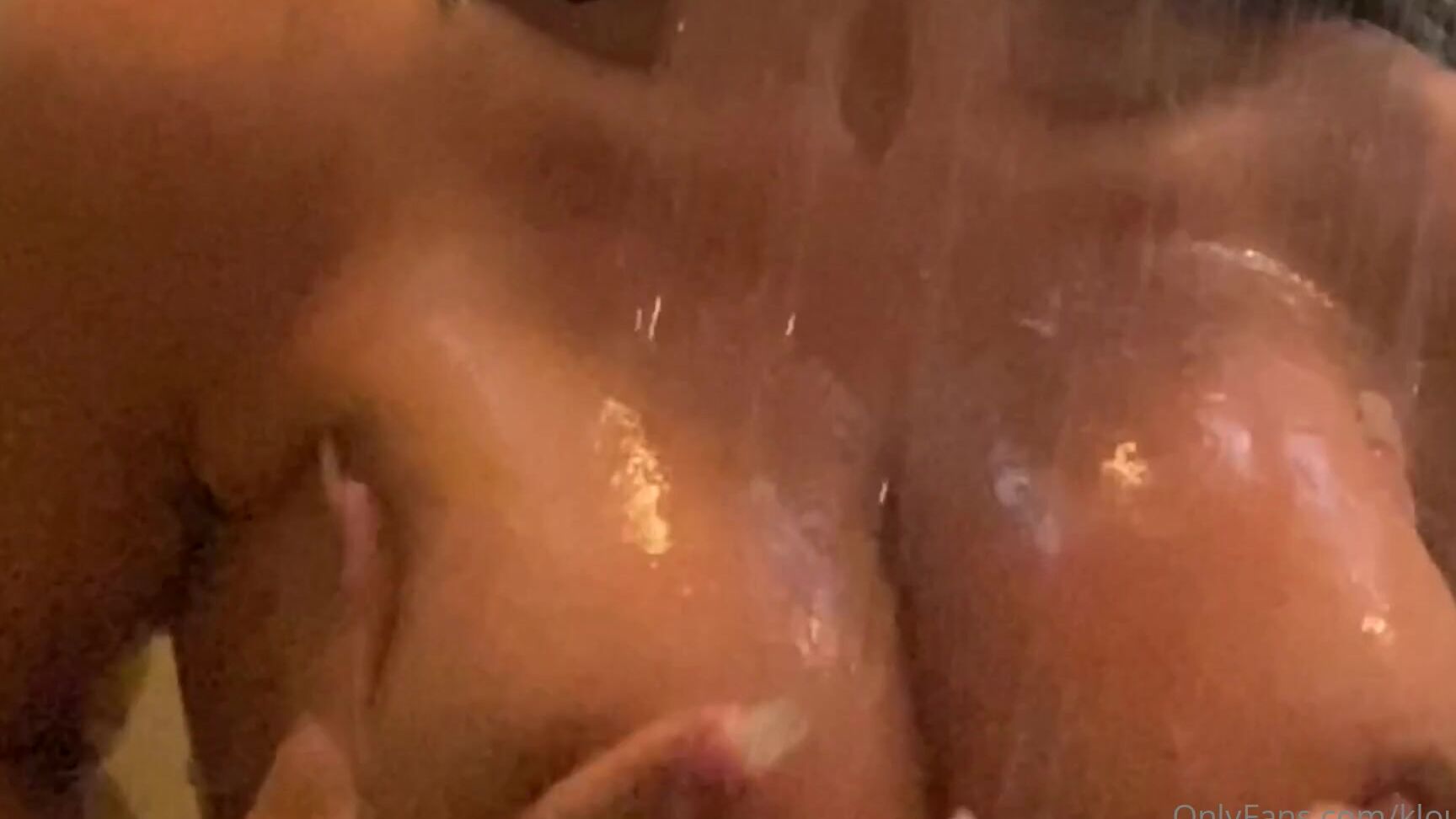 kloutkiki-16-05-2020-327596043-i-showered-today-and-i-couldn-t-stop-playing-with-my-dd-s