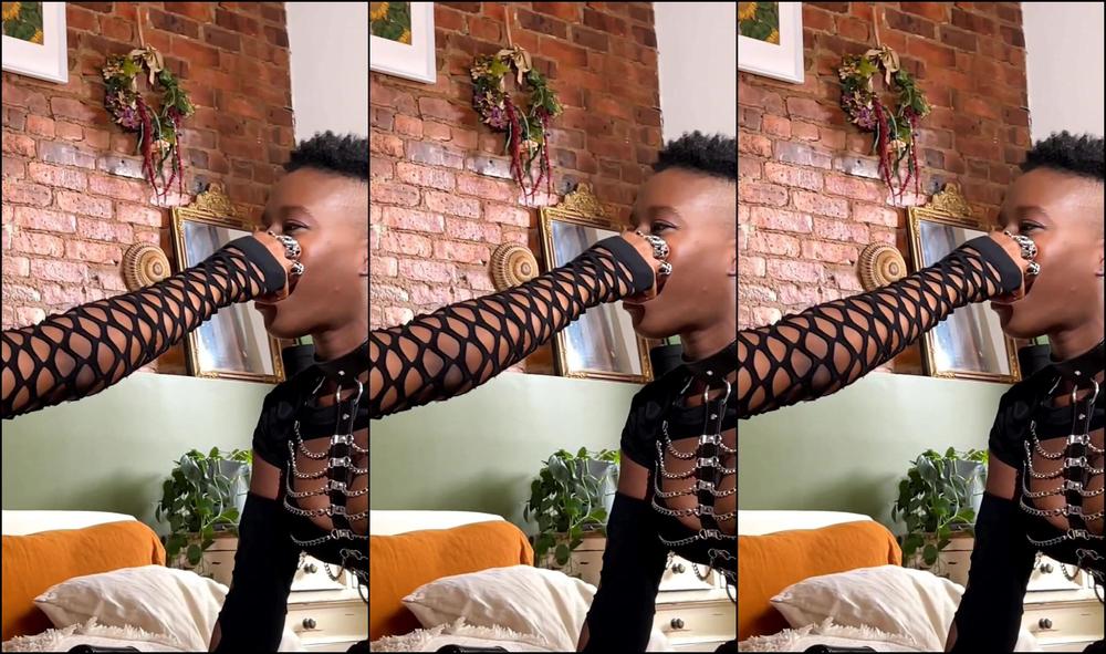 Itsmoeduh Happy Humpday Y All Here S A Video Of Madamcarmen And Naked Unicorn And I Exchanging S