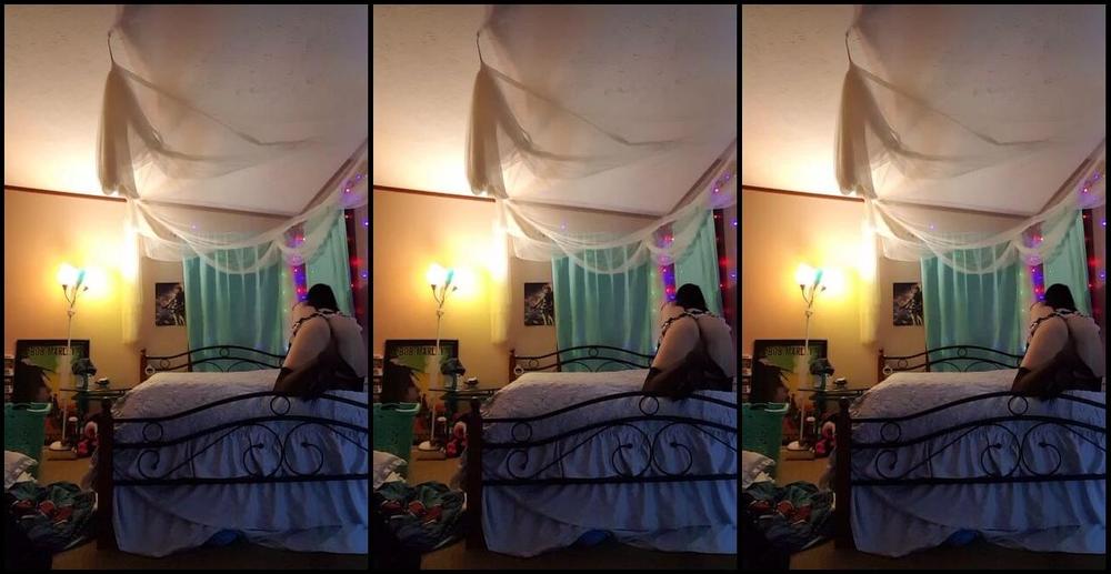 Frostyprincess Spying On Your Maid