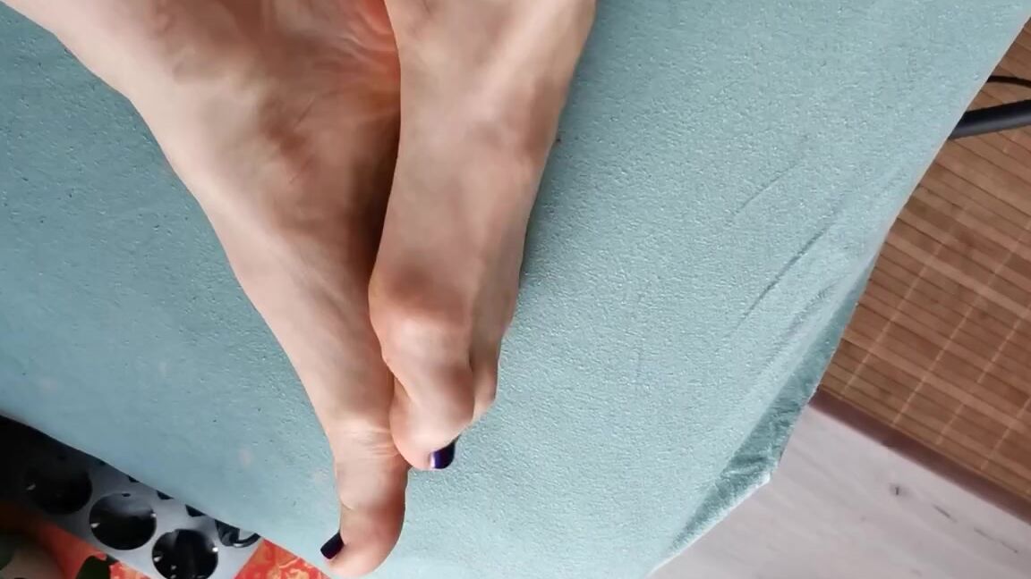 Miss Flora Nicknamed Missfloraberlin Onlyfans Found This Nail Polish That Ive Never Used Before Its A Metallic Dark Purple What