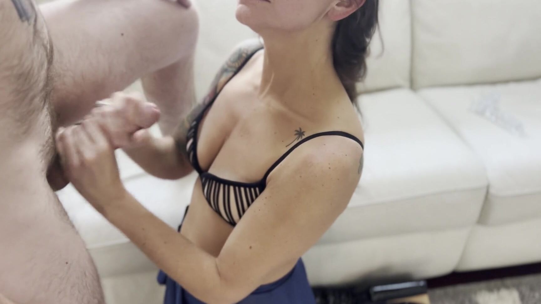 Onlyfans Model Theholetruth Works Every Drop Of Cum From A Bwc Pornhub Com