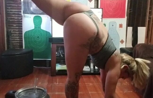 Leona Dulce Cum Help Leona Stretch