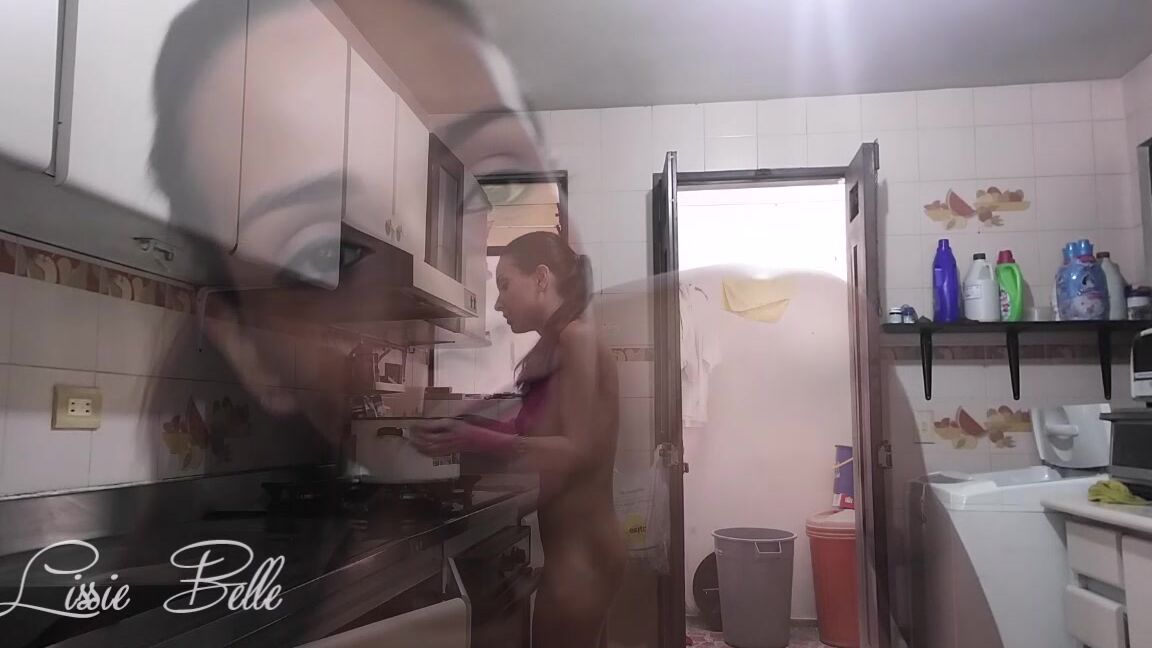 Lissie Belle Cannabis Oil In The Nude