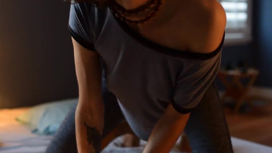 "lizmreow" lizmreow-2019-01-23- webcam_720p Web Cam