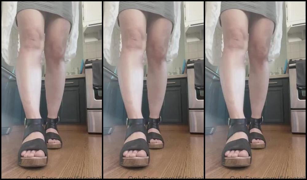 Nina Aka Fityoginina Onlyfans Enjoy This Little Heeled Sandal Play