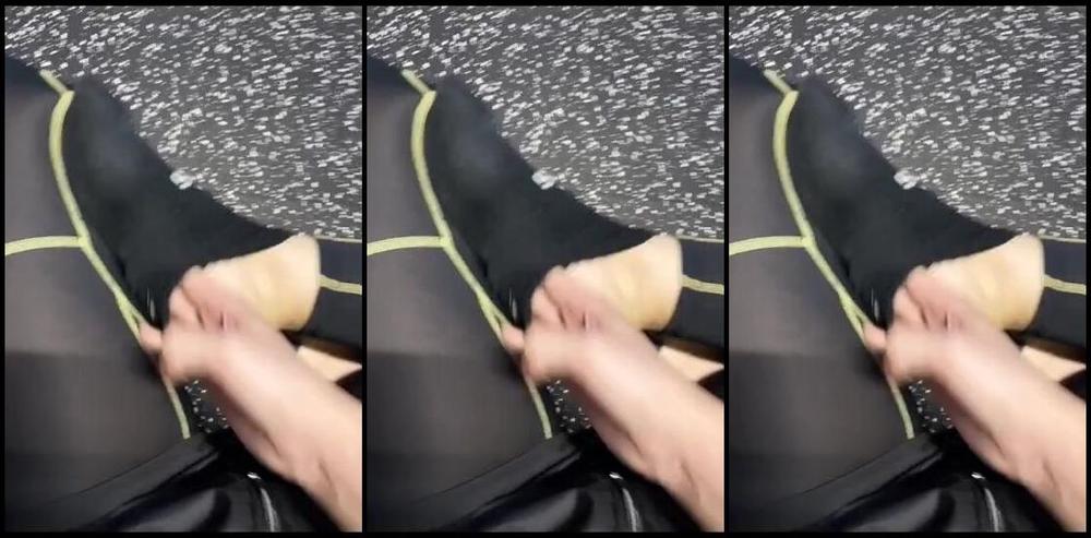 Miichannel R Nicknamed Miichannel R Onlyfans Soles After Exercise At The Gym