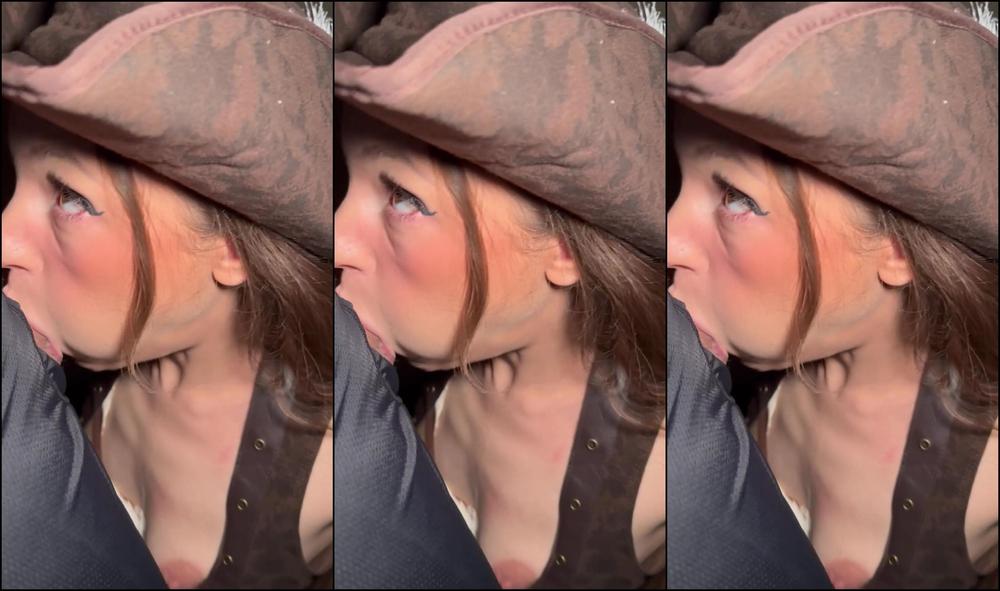 Annablossom I Suck His Cock In My New Pirate Costume Onlyfans