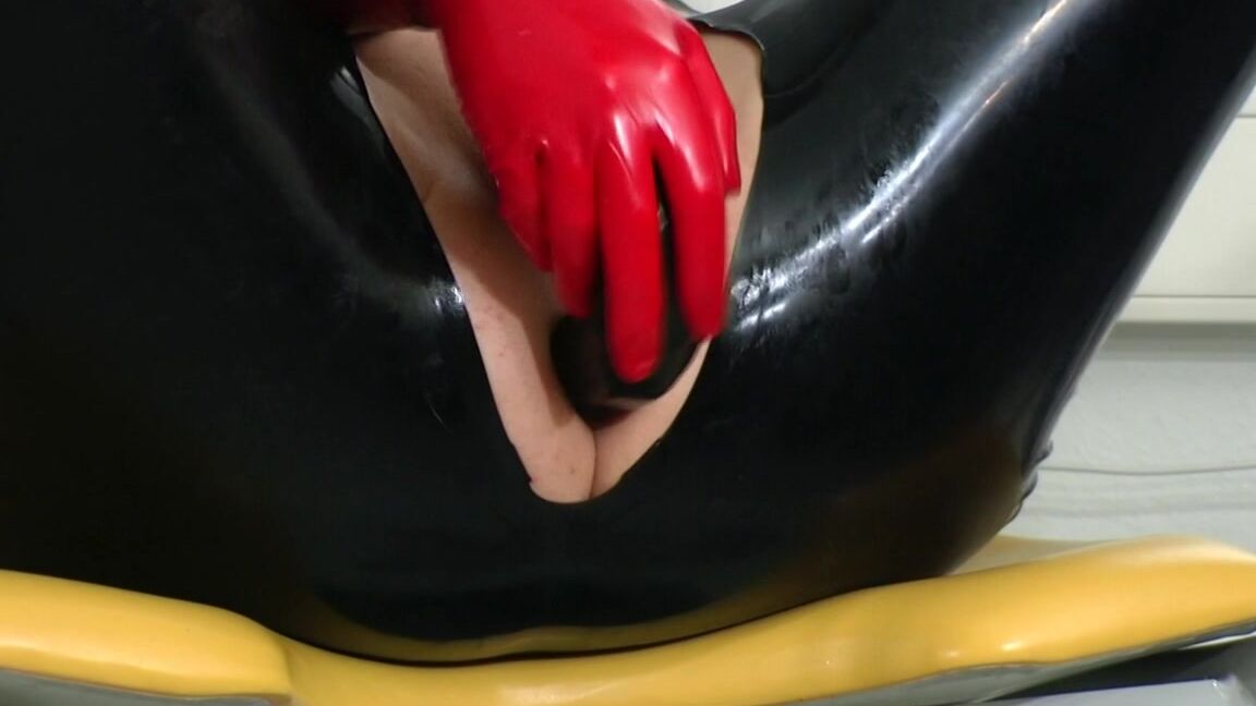 Fisting, Medical, Gasmask, Fetish, Machine, Breathplay, Clinic, Rubber, Oral, Lesbo, Anal, Masturbation, Catheter, Latex, Sex Toys Rubber perversions 2 Spekula.com