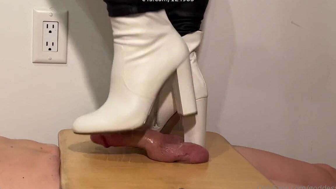 Goddess Kloe Nicknamed Goddesskloe 01 06 2024 Onlyfans Video The Close Up Version Allows You To Really See The Damage And Trauma