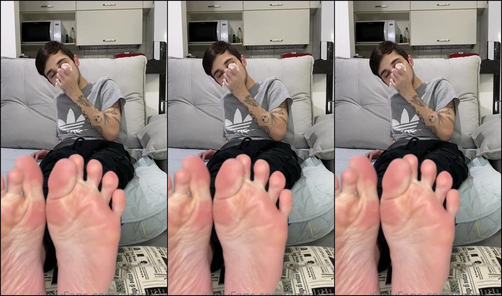 Ggboyfeet Do You Want To Smell Them After A Whole Day With My All Star My Foot Got A Very Strong Sm