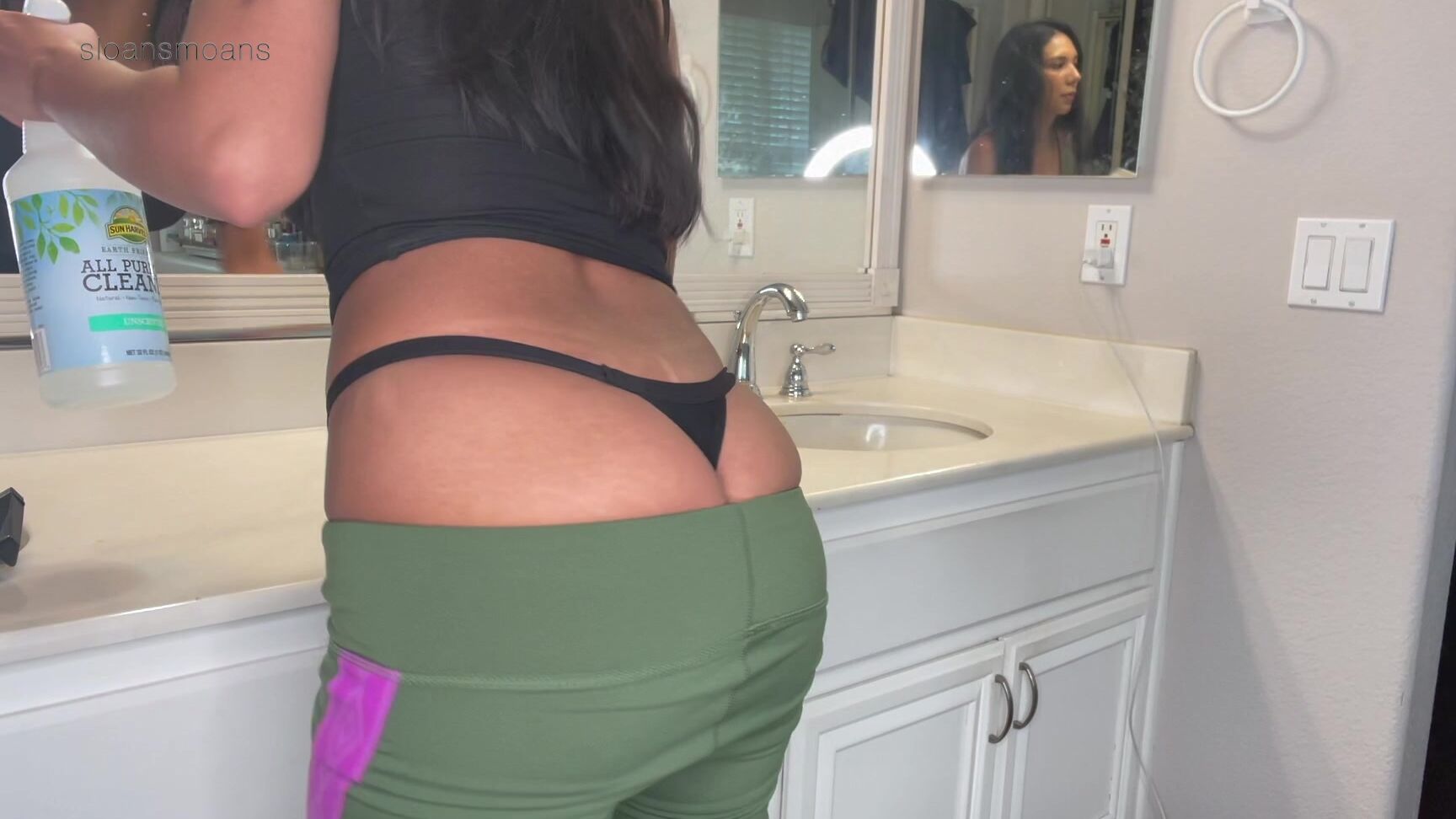 Amateur,Ass,Housecleaning,Latina,Thong Fetish sloansmoans whaletail bathroom cleaning ManyVids