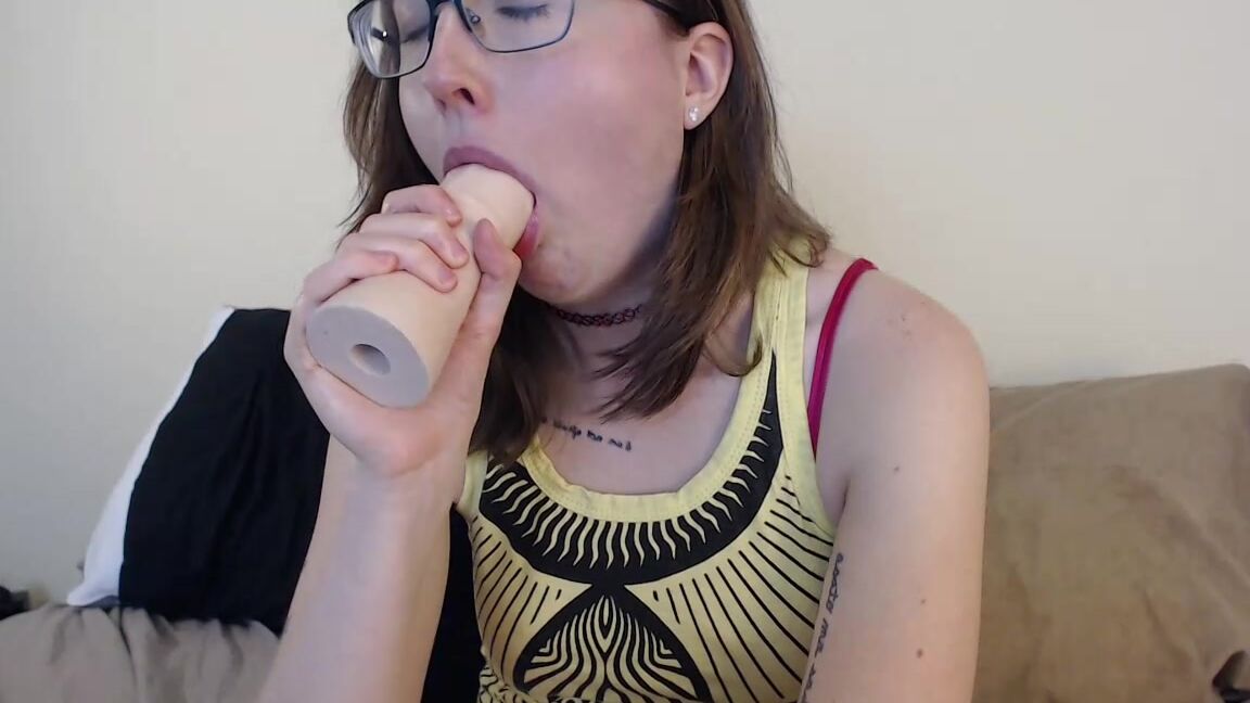 "happylilcamgirl" feet, footjobs, footworship, highlyarchedfeet, toesucking I Love My Feet manyvids