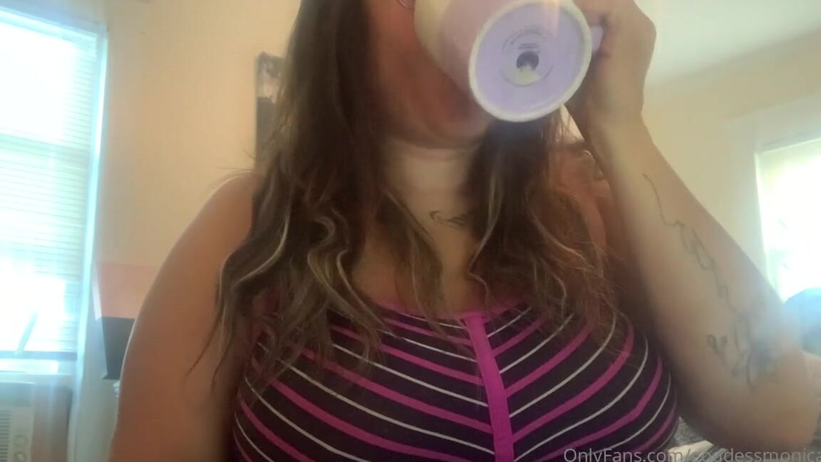 Goddessmonica00W Onlyfans Hand Fetish Yellow Nails Per Your Requestp