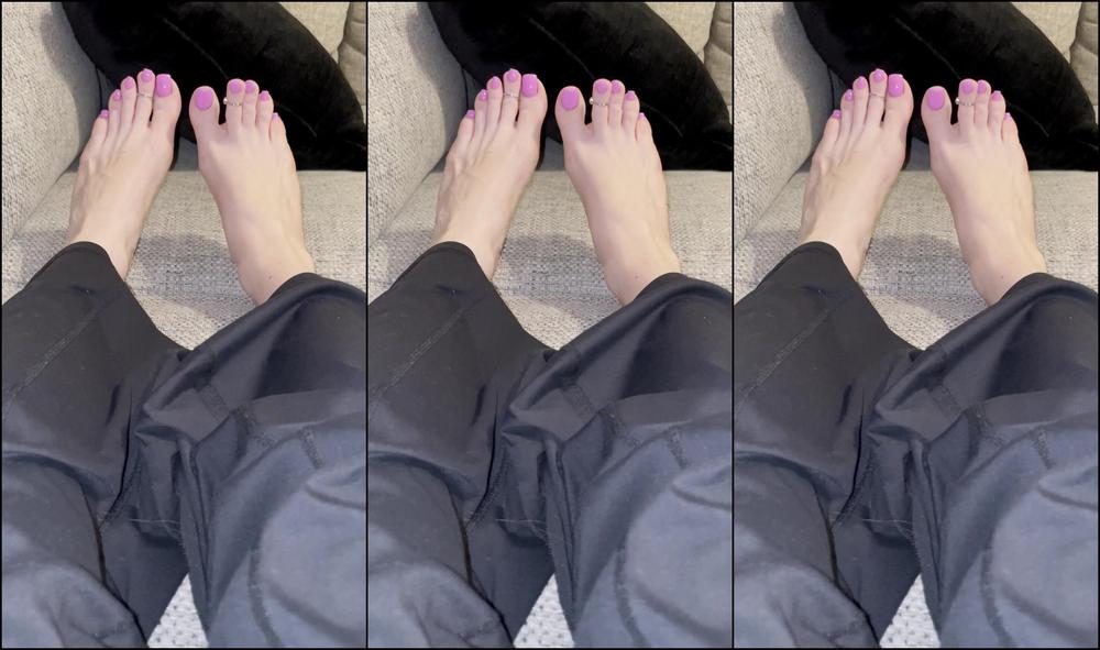 Goddessfendi 3042547815 10 08 2023 I Need An Oily Foot Massage