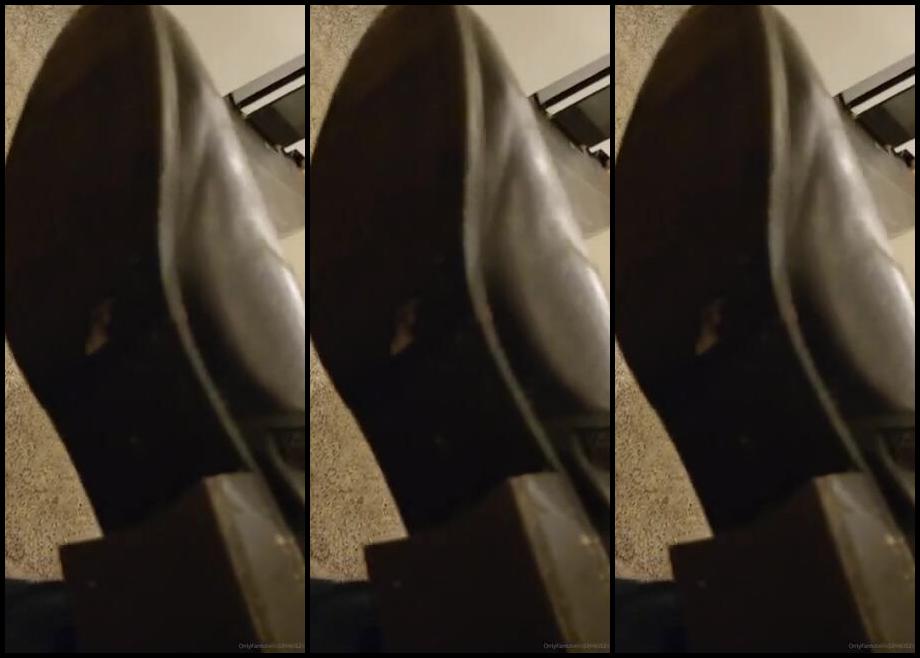 Miss B Nicknamed Missb52S Onlyfans 02 19 2023 Once You Have Cleaned Them Ill Let You Sniff Them