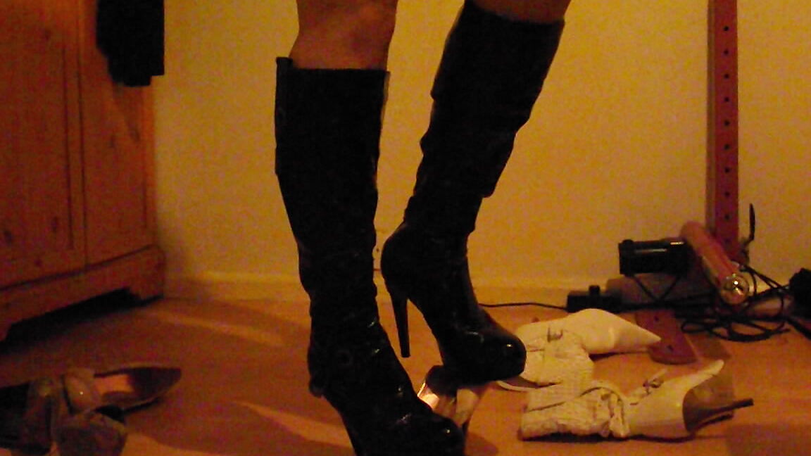 Curvycandice Crushing Shoes Fetish