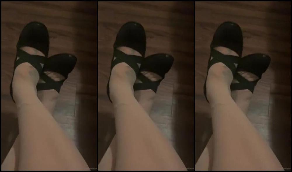 Goddessmonica00W Onlyfans Flat And Pantyhose Teasep